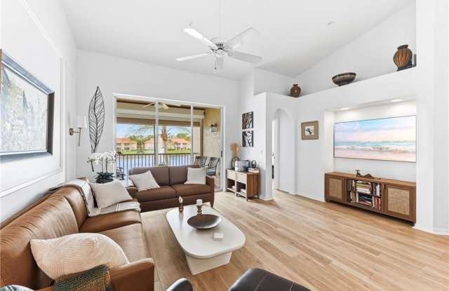 6930 Huntington Lakes Cir Gallery 1