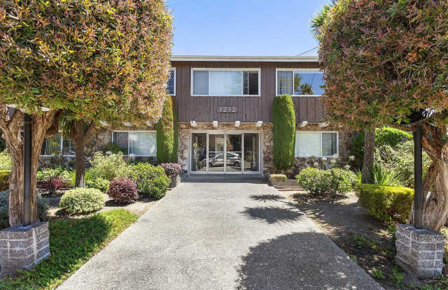 1212 Regent St #J - 2 bedroom | 1 bath photos photos