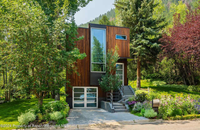 315 W Hyman Avenue photos photos