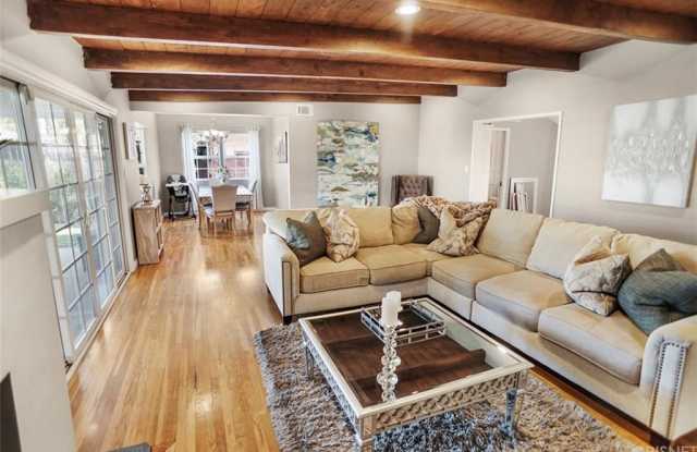 19521 Bryant Street Gallery 3