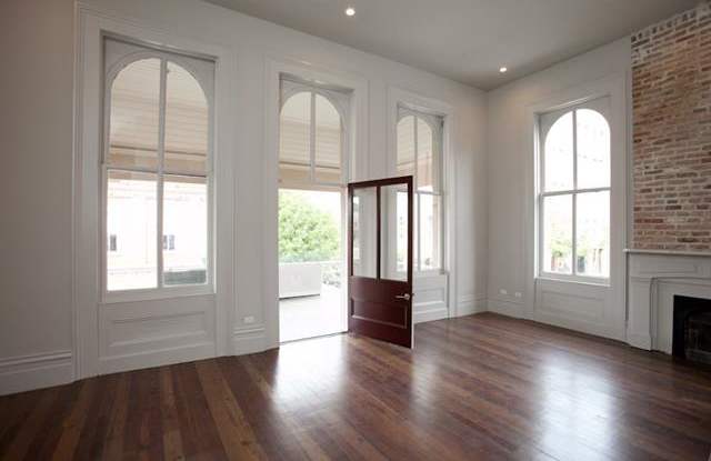 450 JULIA Street Gallery 3