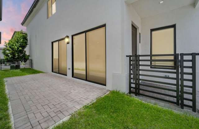 8173 NW 42nd Street photos photos