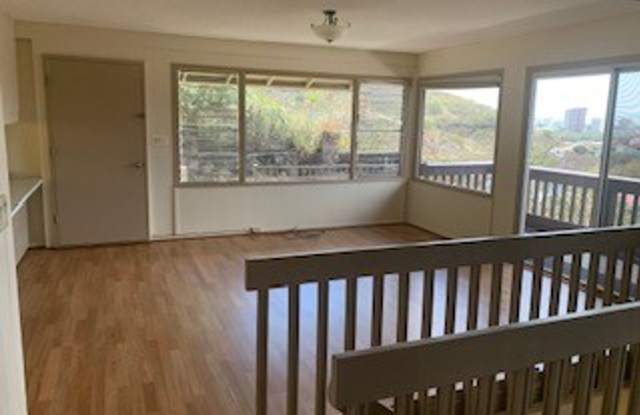 3 bedroom, 2.5 bath House (Salt Lake Area) Available now! Gallery 3