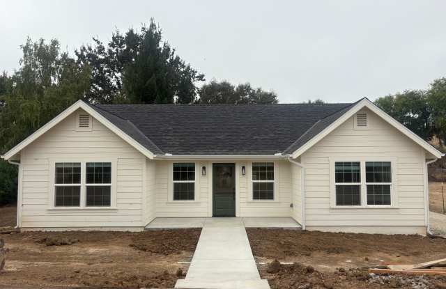 Brand new 2 bed/2 full bath home in upscale Atascadero neighborhood Gallery 1
