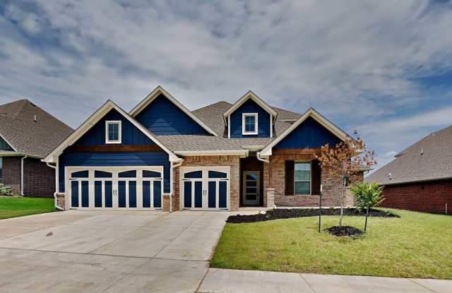Luxury 5 Bedroom, 3 Bathroom, 3 Car Garage Home in Nichols Creek Community with Storm Shelter  Neighborhood Pool/Park photos photos