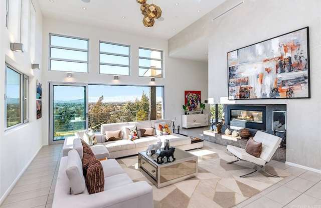 3768 Berry Drive Gallery 2