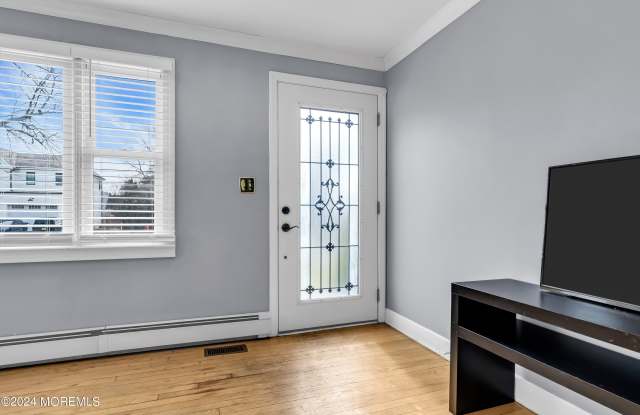 329 Yorke Avenue Gallery 3