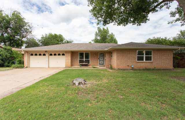 4 Bedroom Home in Fountain Park! photos photos