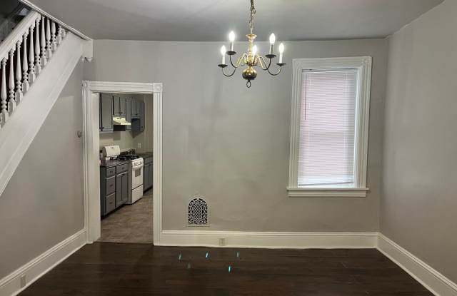 Charming 4 Bedroom Home With Bonus Room Gallery 4