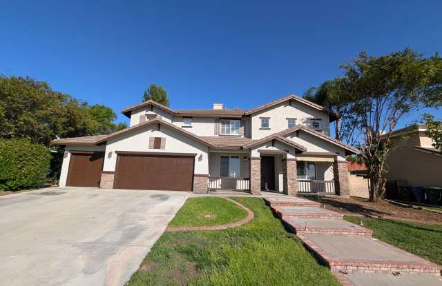 Beautiful Home in Canyon Crest with 3-Car Garage Gallery 1