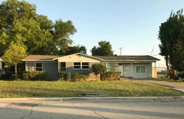 6700 Reeves Street - 6700 Reeves Street, Richland Hills, TX 76118