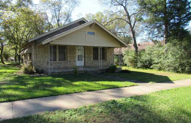 405 E Main Street - 405 East Main Street, Cabot, AR 72023