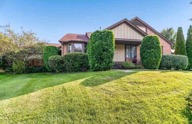 32 Meadow Wood photos photos