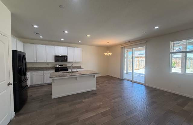 Beautiful Home for rent in Tulare! Gallery 4