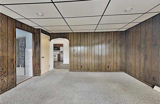 596 Locust Ave. Gallery 3