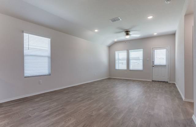 New Home for lease 4/2/2 Gallery 4