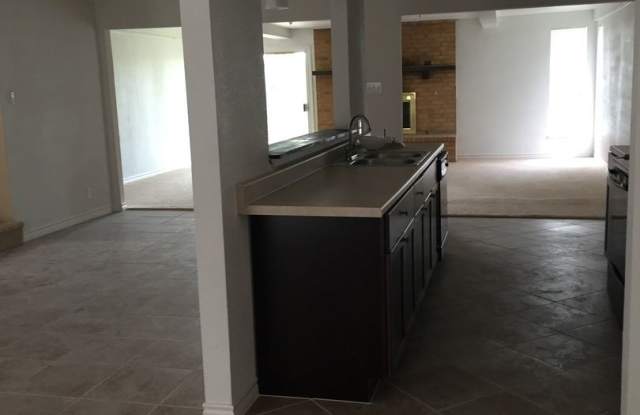 810 Cobble Gallery 4