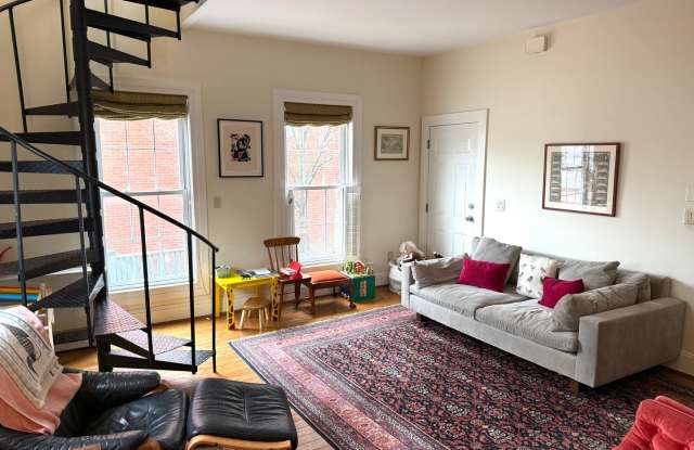 Charming 2bed/2bath in Portland’s West End! photos photos