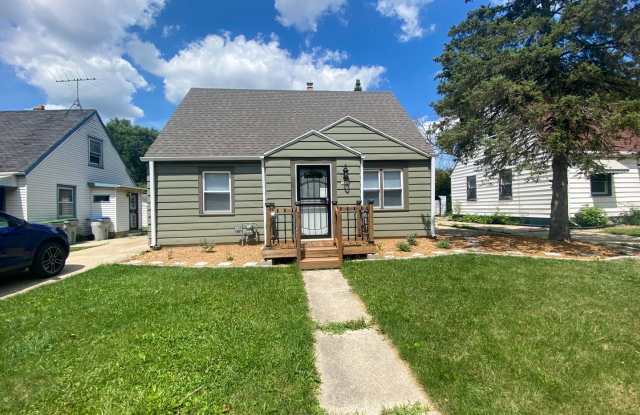 4 Bedroom Single Family Gallery 1