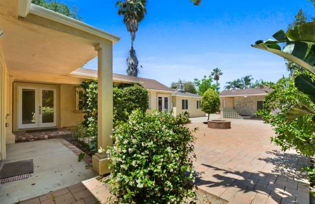 Spacious Back House in Prime Sherman Oaks photos photos