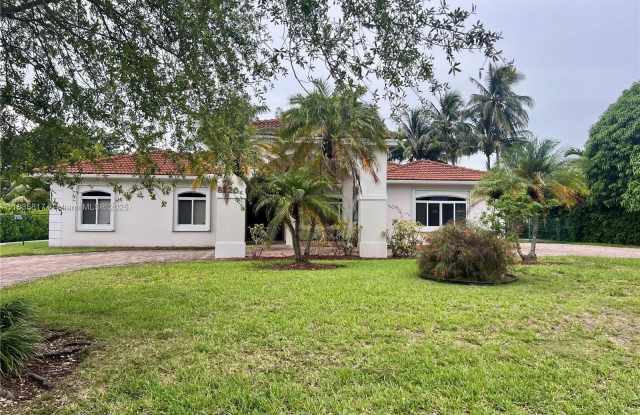 8220 SW 187th St photos photos