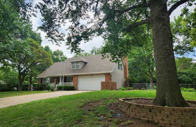 Wow! 5BR, 4BTH executive home for lease! Gallery 4