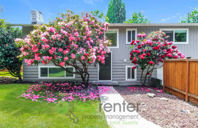 Spacious 4 Bedroom with Open Floor Plan and AC photos photos