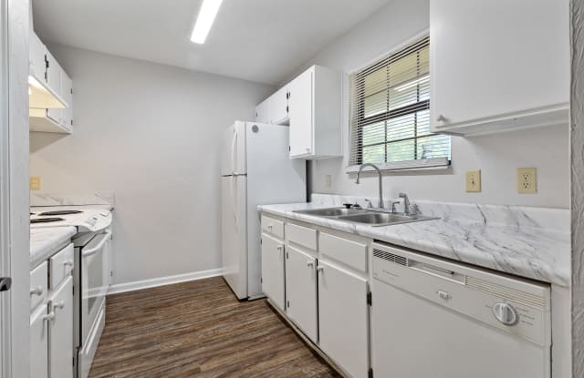 1344 Cherry Street - 8 photos photos
