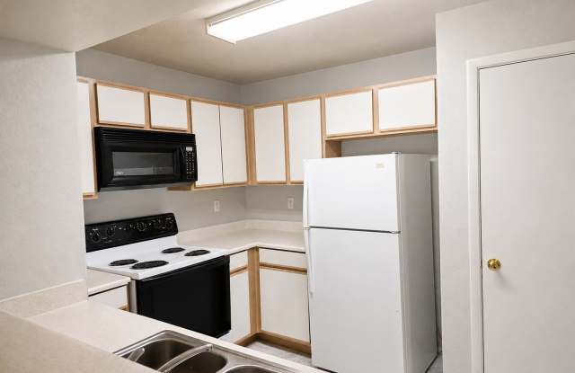 2nd Floor Latigo with detached garage Gallery 3