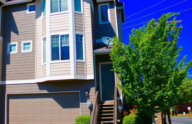 4046 NE 4th Pl - 4046 Northeast 4th Place, Renton, WA 98056