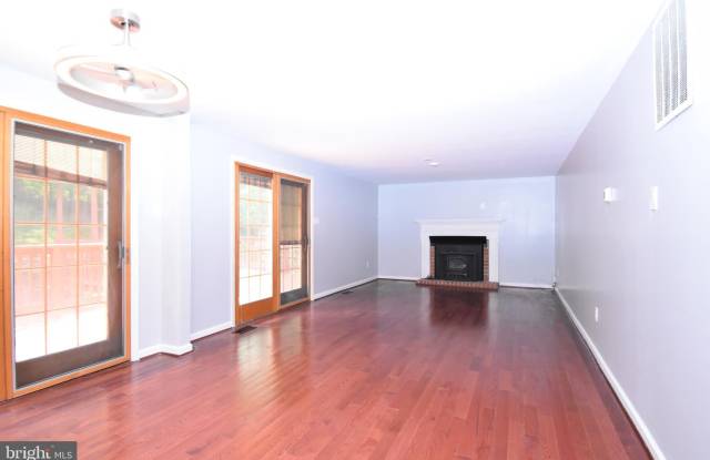 8673 COOPERHAWK Court Gallery 4