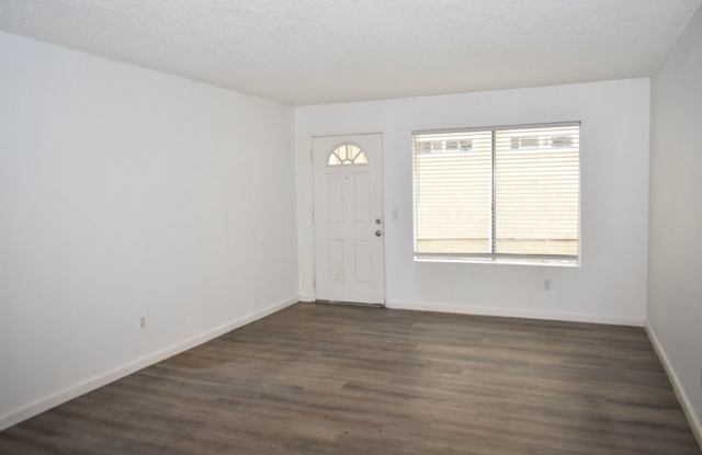 Modern 2 bed 1 Ba Unit, Private Patio and Community Pool (San Diego, 92105) - 1607 Pentecost Way, San Diego, CA 92105