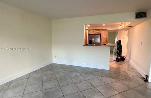 2115 NE 37th Dr photos photos