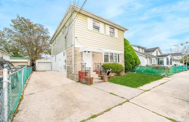 22 Gotham Avenue photos photos