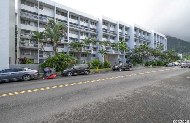 Renovated 2-Bedroom Condo in Kaneohe: Ko’olau Mountain Views, In-Unit Laundry, Pool & Tennis Gallery 3