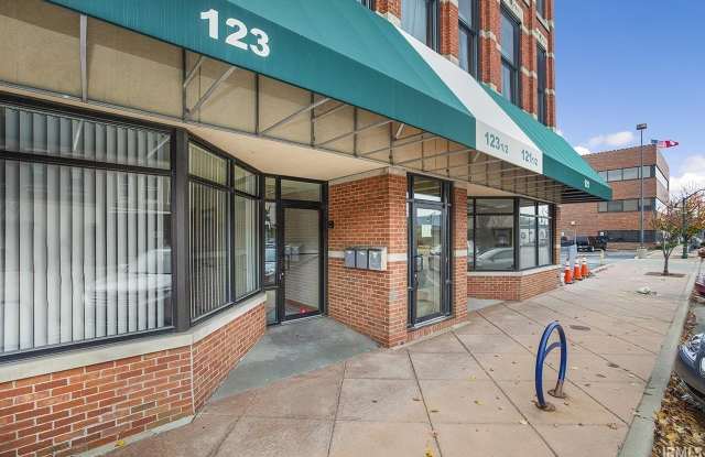 121 S Main Street Gallery 4
