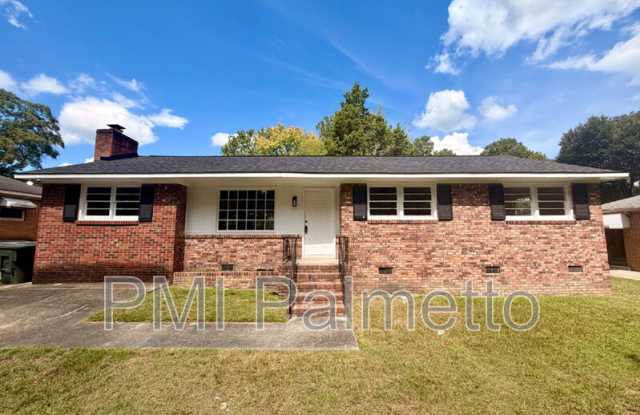 1805 Carousel Cir photos photos