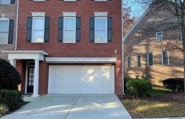 534 Vinings Estates Drive SE - 534 Vinings Estates Drive Southeast, Smyrna, GA 30126