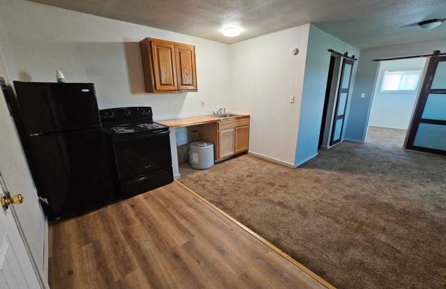 1 Bdrm Efficiency with Utilities Paid photos photos