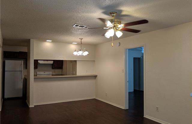 415 Crest Line Drive Gallery 2