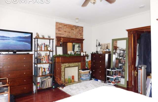 132 Underhill Avenue Gallery 4