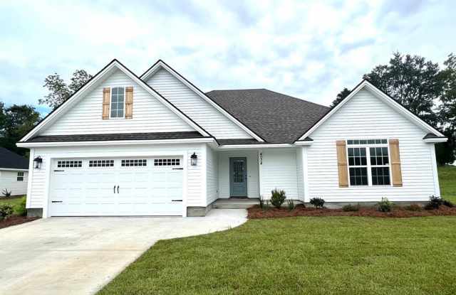 Elegant & Spacious 4-Bedroom Home in Hahira with Gourmet Kitchen, Private Backyard & Luxurious Owner’s Suite photos photos