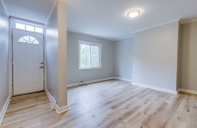 2 Bed 1 Bath Single Family Home (Perry South Neighborhood) Gallery 4
