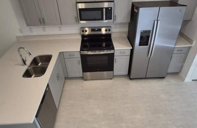 2860 SKYLINE Loop Gallery 2