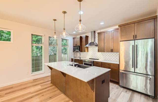 Newly Remodeled 3Bed/3Bath Home in the Heart of Bothell, WA! photos photos