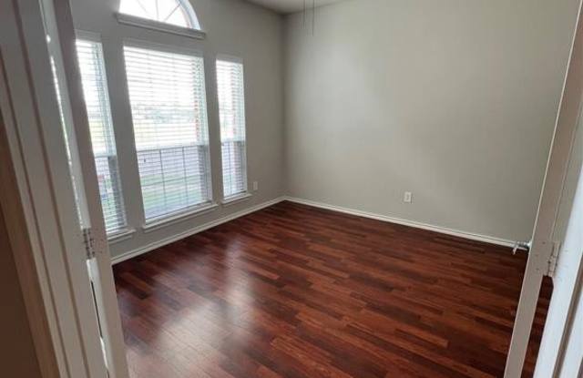 4001 Martinsburg Drive Gallery 4