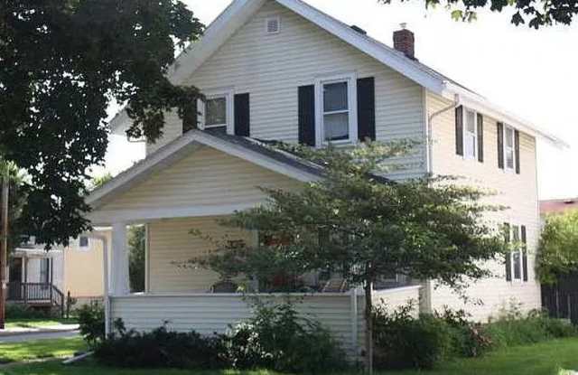 325 W Spring St photos photos