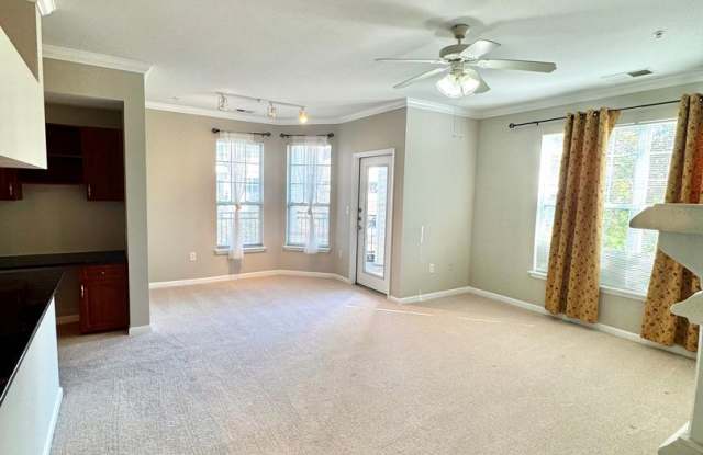 Bright & Spacious 1-Bedroom, 1 Bath Condo in Bryson at Woodland Park – Herndon, VA Gallery 1