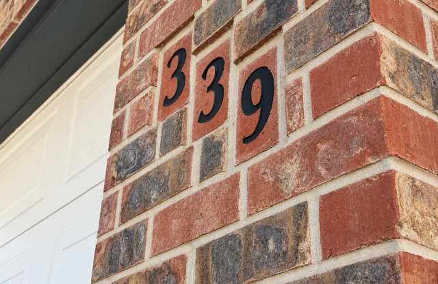339 Southeast 43rd Avenue - 1 Gallery 2