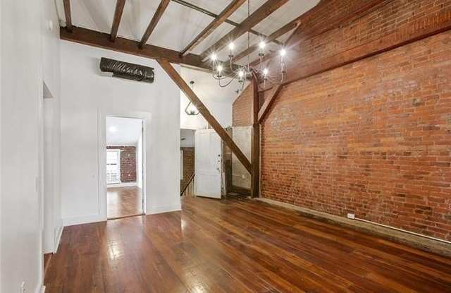 612 JULIA Street Gallery 3